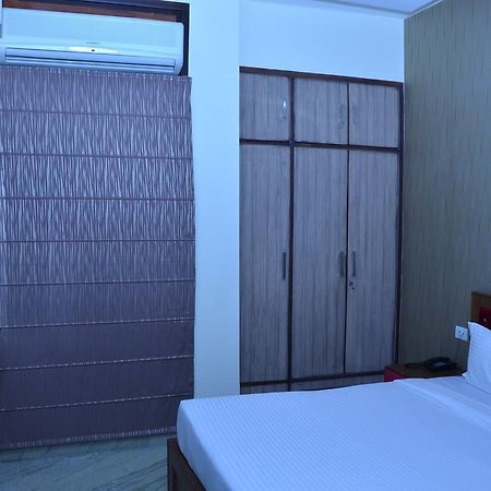 Hotel Royal International ニューデリー エクステリア 写真