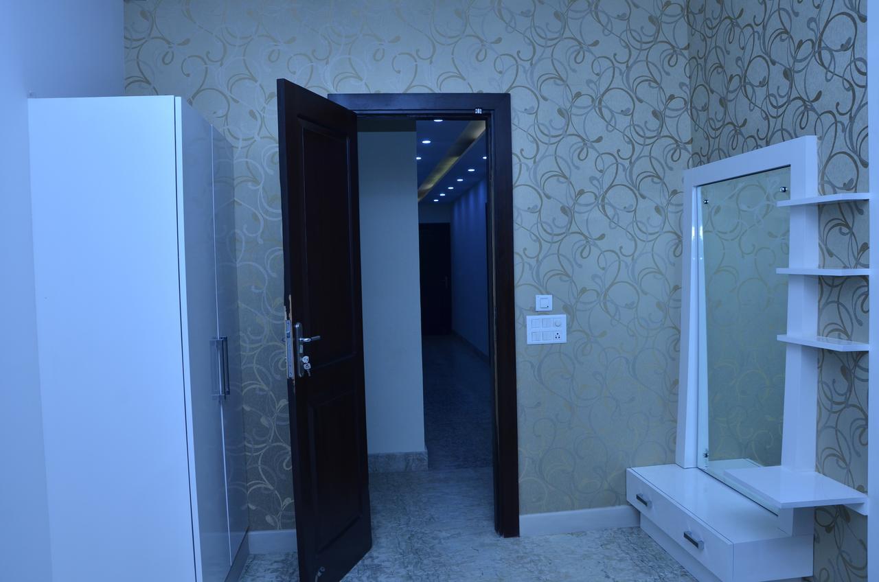 Hotel Royal International ニューデリー エクステリア 写真